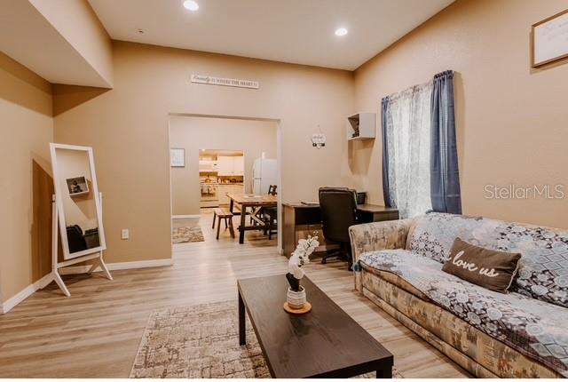 Listing photo id 2 for 822 Magnolia Street