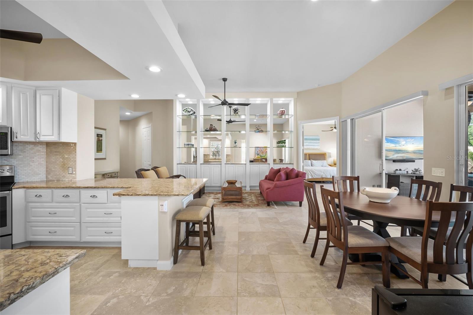 Image 14 of 79 For 5785 Valente Place
