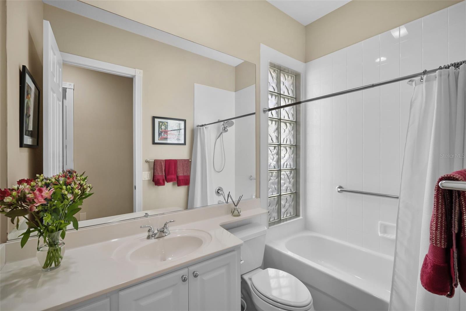 Image 24 of 79 For 5785 Valente Place