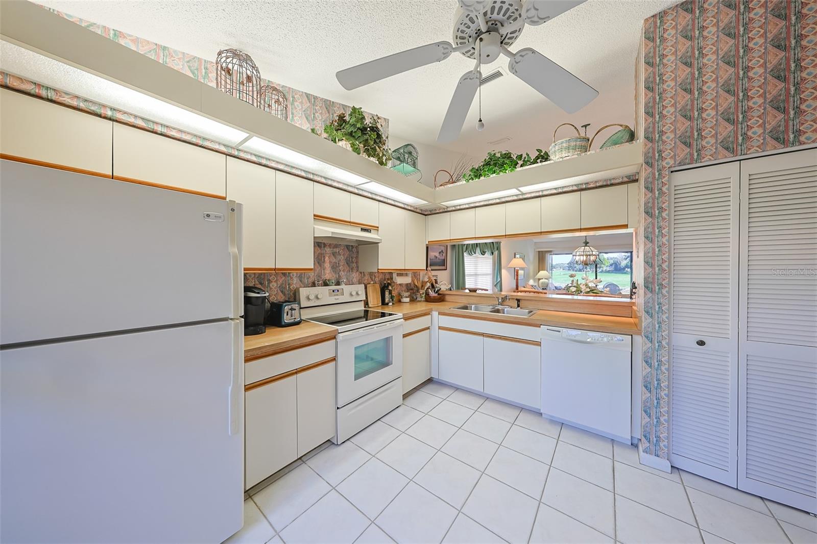 Image 3 of 56 For 5941 Clubside Drive 5941