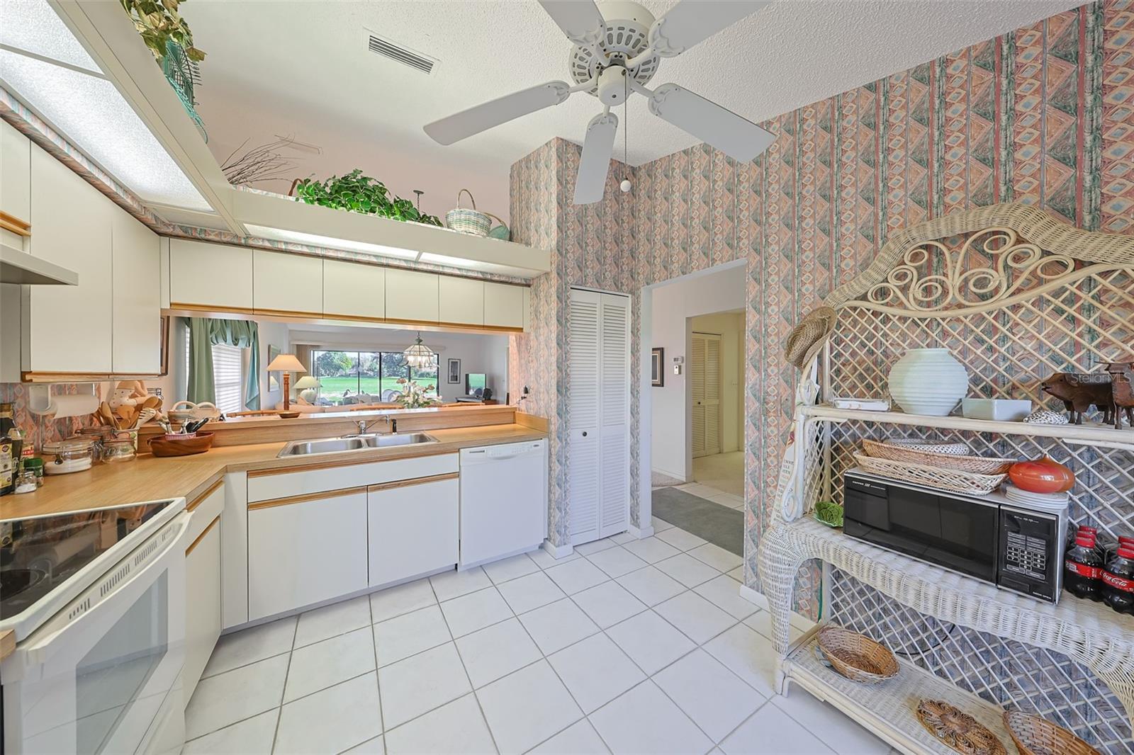 Image 5 of 56 For 5941 Clubside Drive 5941