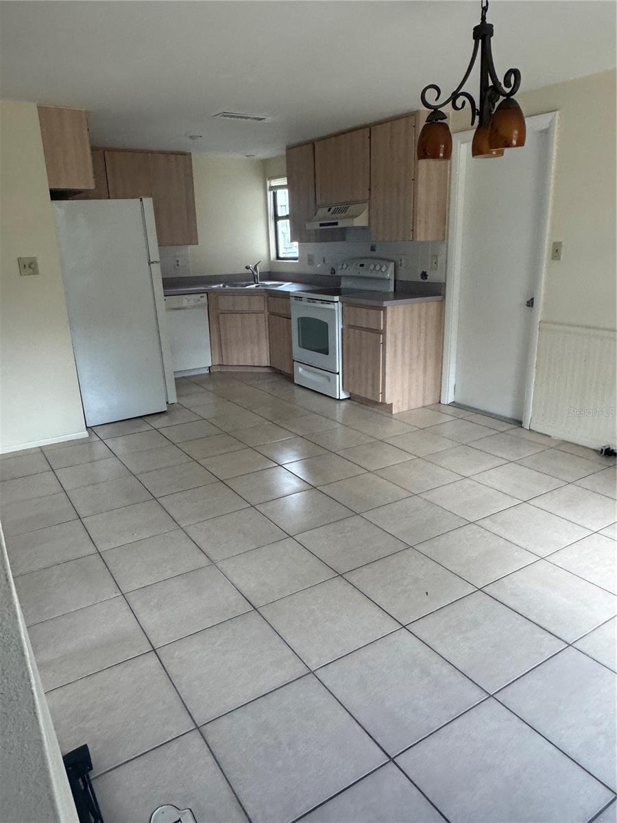 Image 7 of 18 For 4948 Camphor Avenue