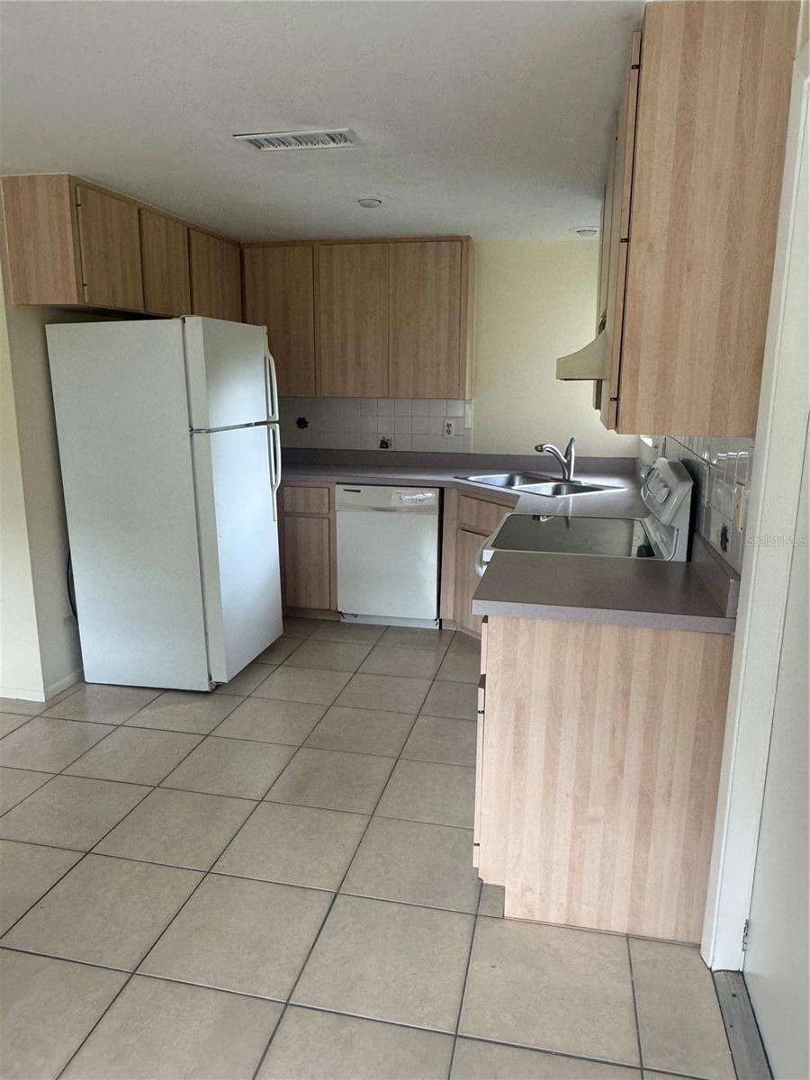 Image 8 of 18 For 4948 Camphor Avenue