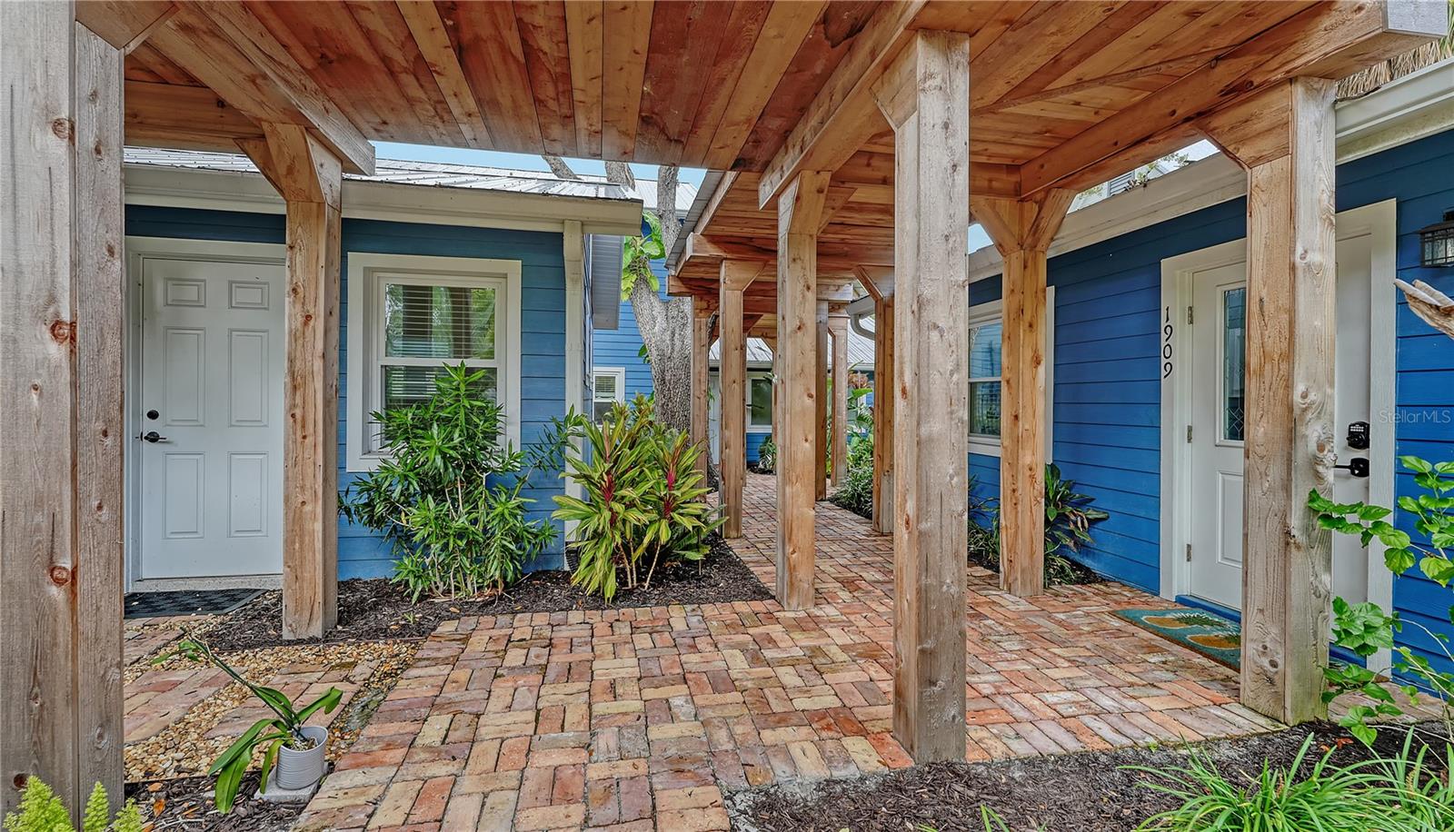 Image 21 of 50 For 1901 Morrill Street