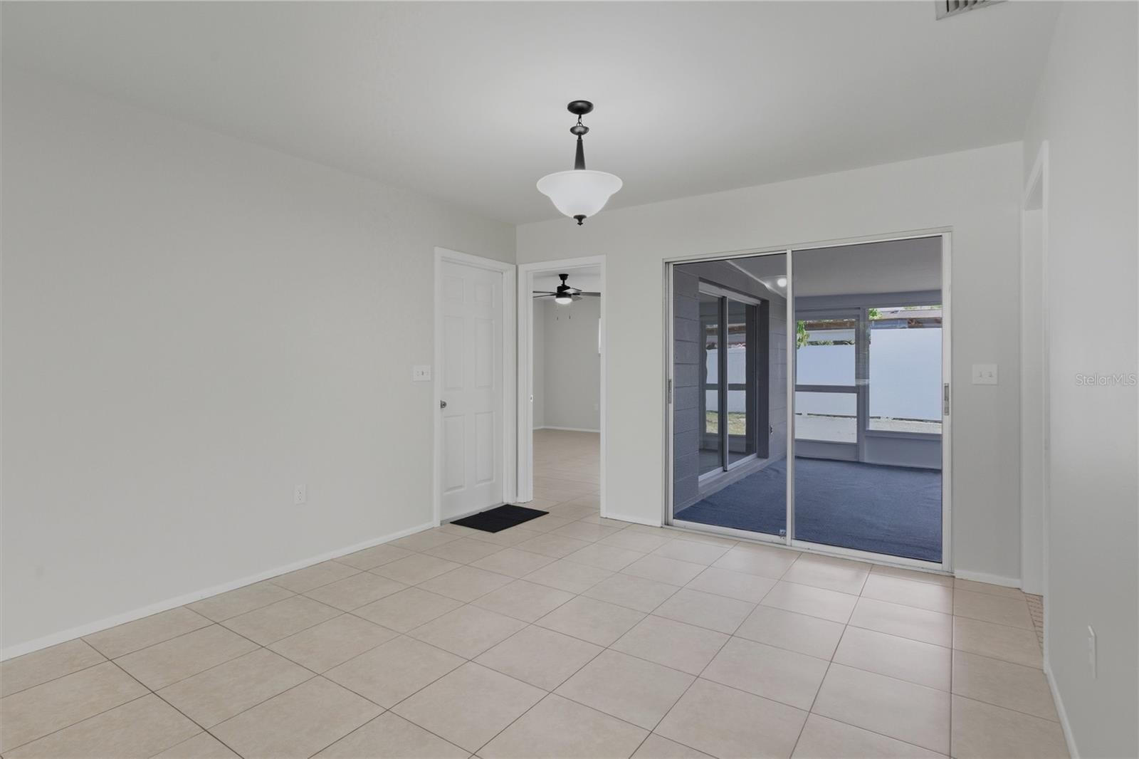 Image 11 of 28 For 3611 Southern Parkway W