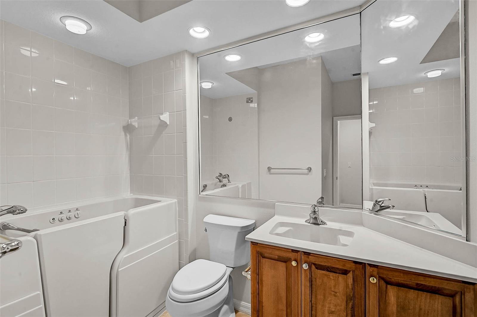 Image 17 of 34 For 7815 Ashley Circle