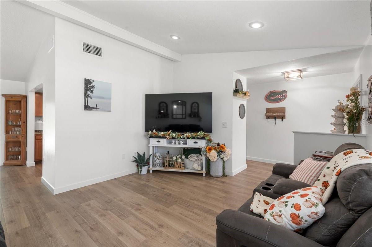 Image 18 of 50 For 4629 Thomas Hoby Place