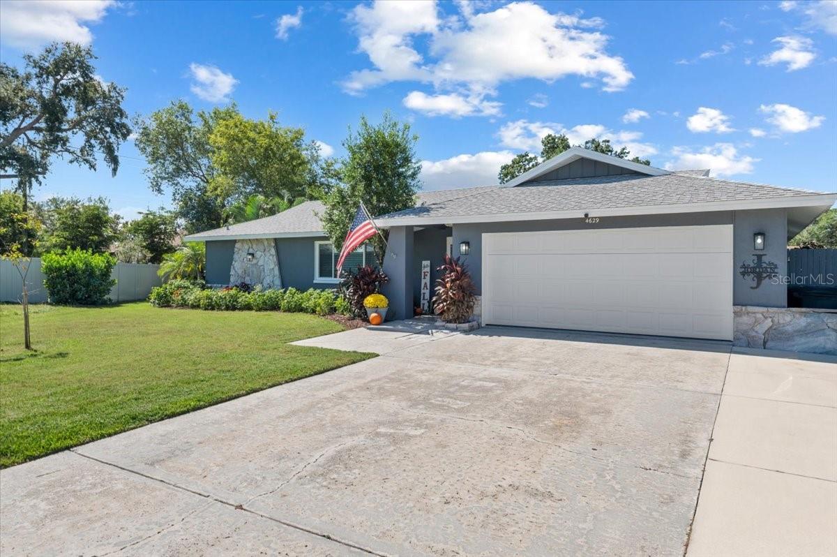 Image 3 of 50 For 4629 Thomas Hoby Place