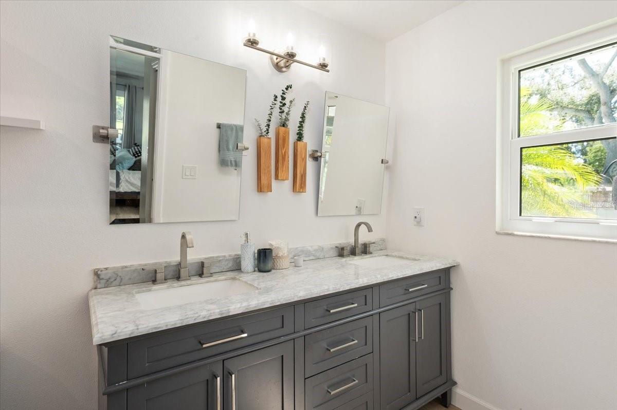 Image 33 of 50 For 4629 Thomas Hoby Place
