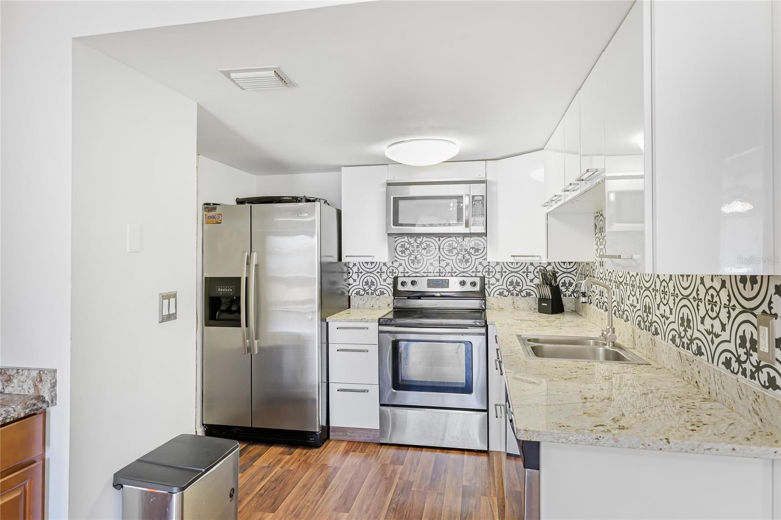 Image 7 of 21 For 3467 Clark Road 265