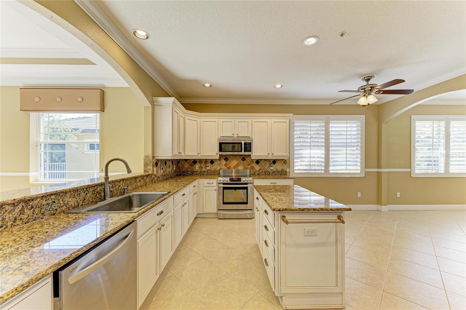 Image 11 of 65 For 6560 Moorings Point Circle 202