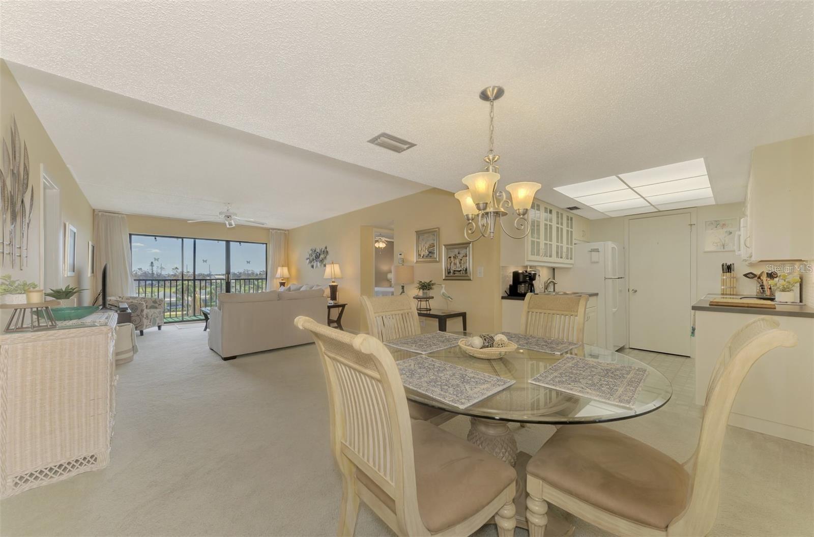 Image 6 of 24 For 6114 43rd Street W 407e