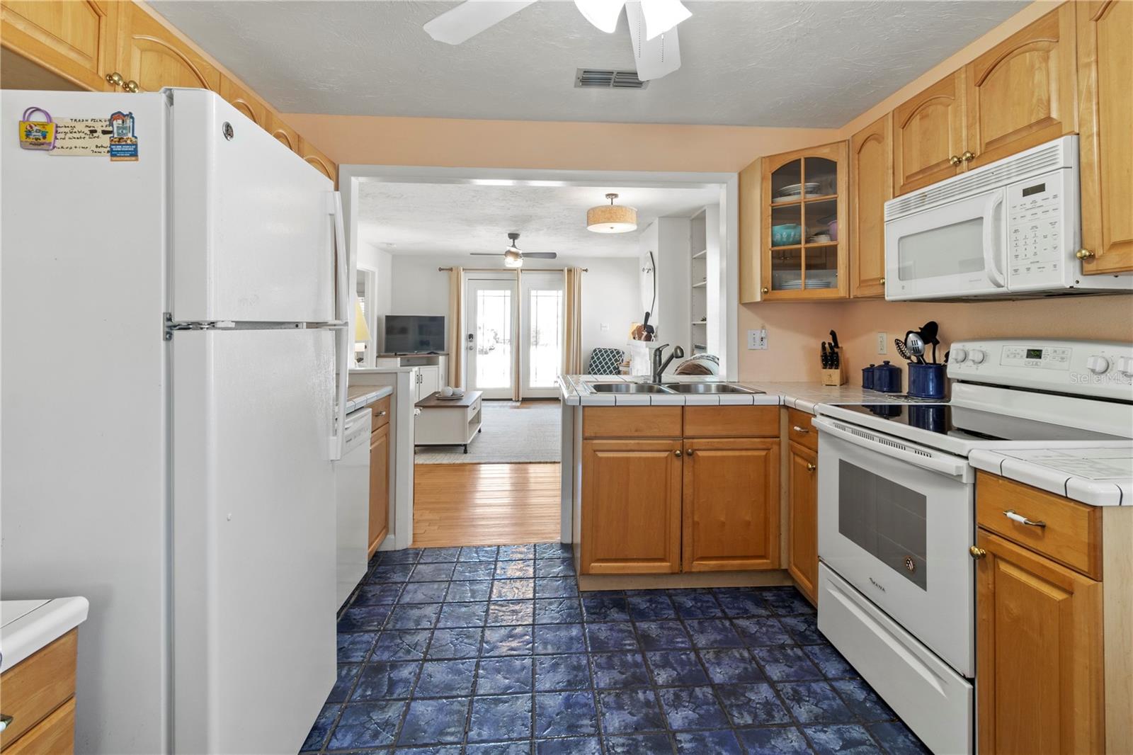 Image 6 of 34 For 2813 Avenue E