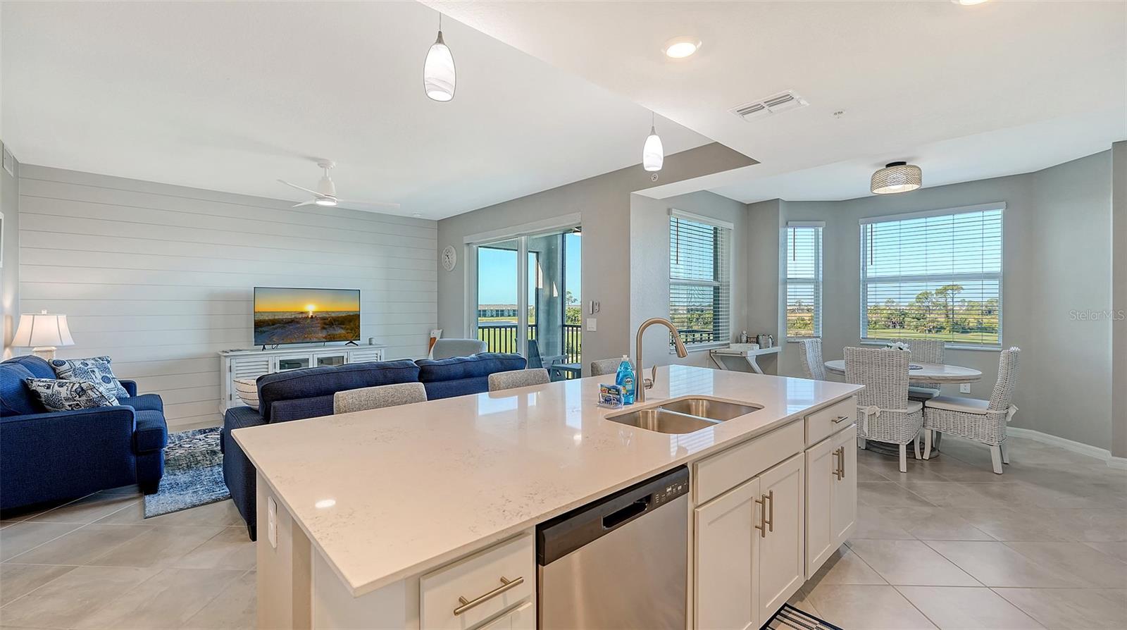 Image 20 of 89 For 17655 Opal Sand Drive 302