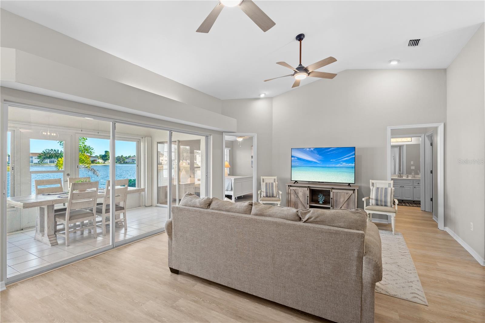 Image 6 of 28 For 12454 Kingsway Circle 202