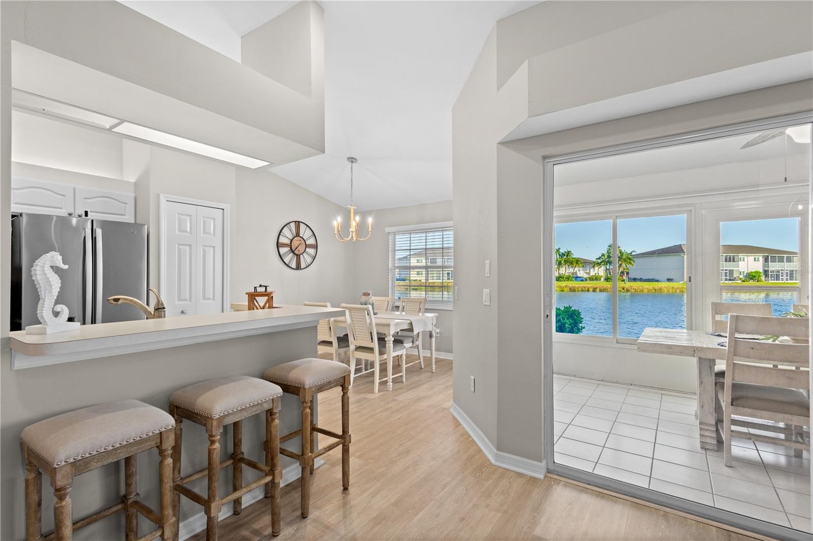 Image 9 of 28 For 12454 Kingsway Circle 202