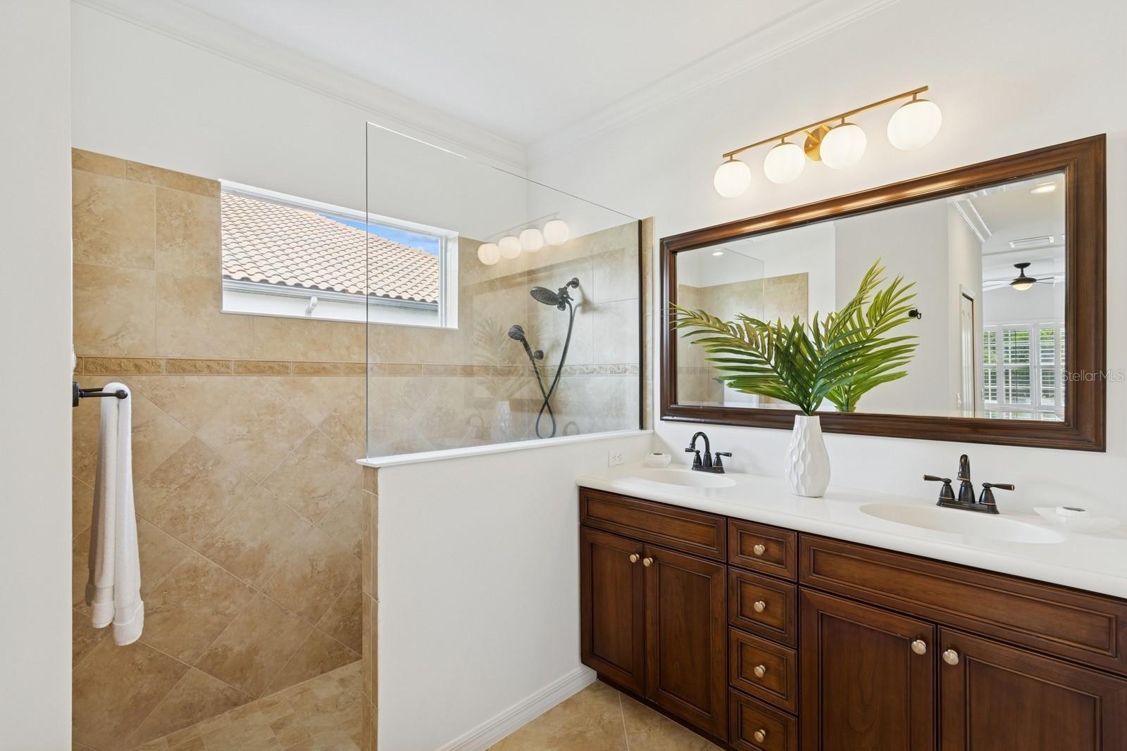 Image 33 of 72 For 14614 Newtonmore Lane