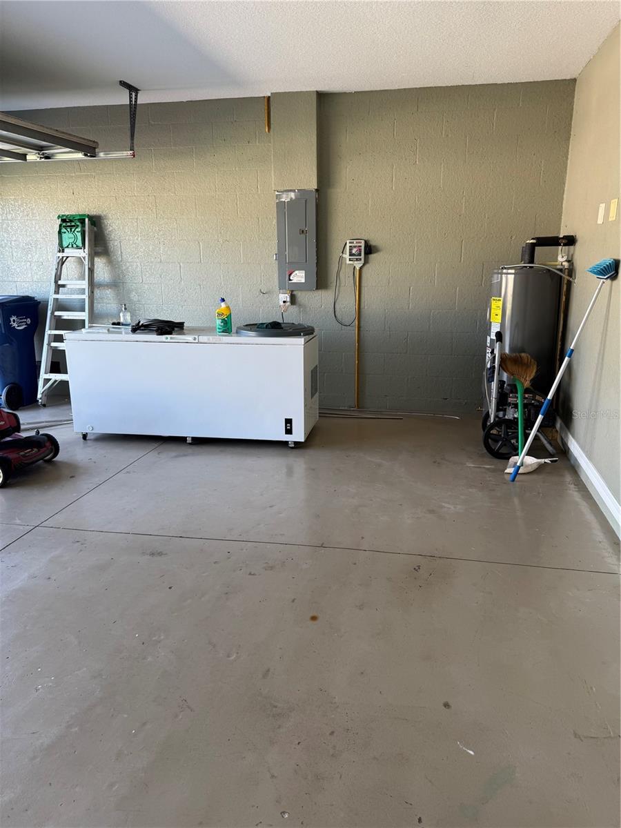 Image 5 of 14 For 2322 29th Avenue E