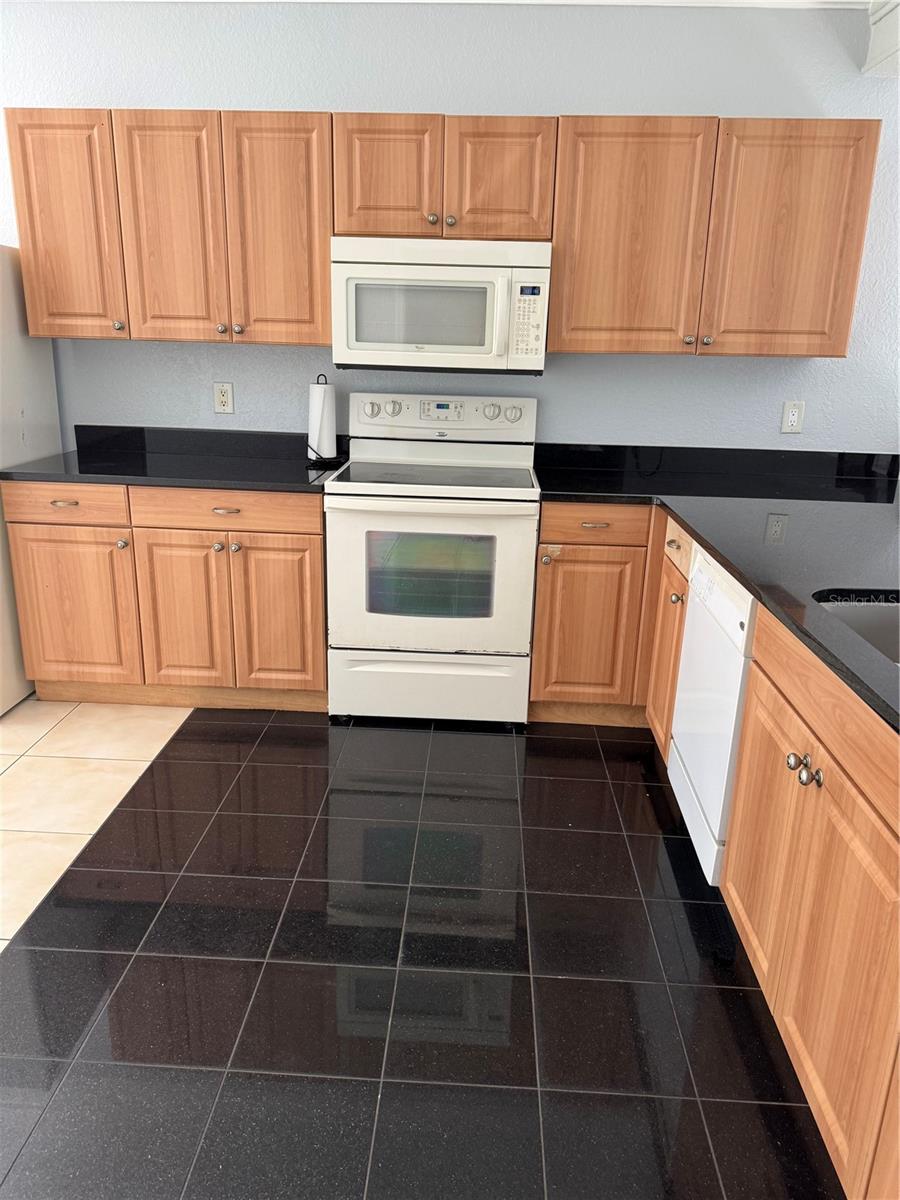 Image 7 of 14 For 2322 29th Avenue E