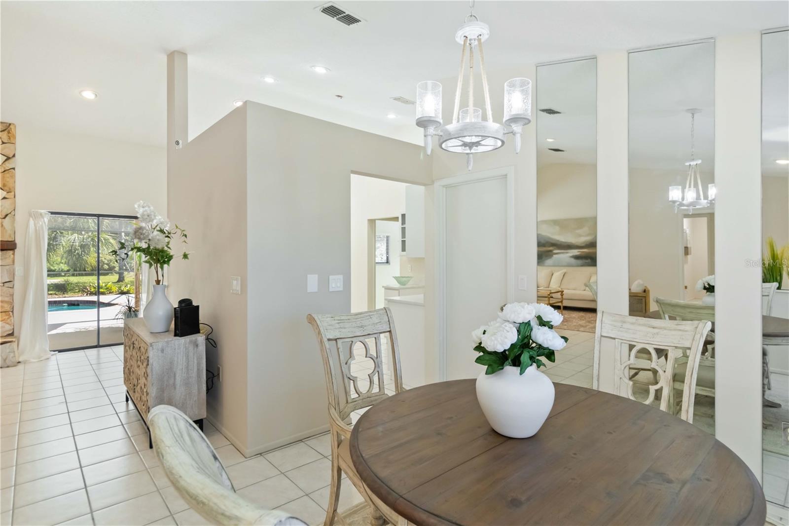 Image 12 of 48 For 5206 Woodlawn Circle E