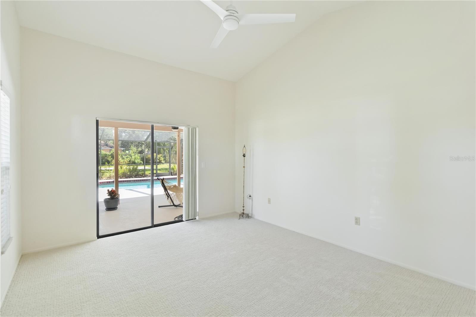 Image 24 of 48 For 5206 Woodlawn Circle E