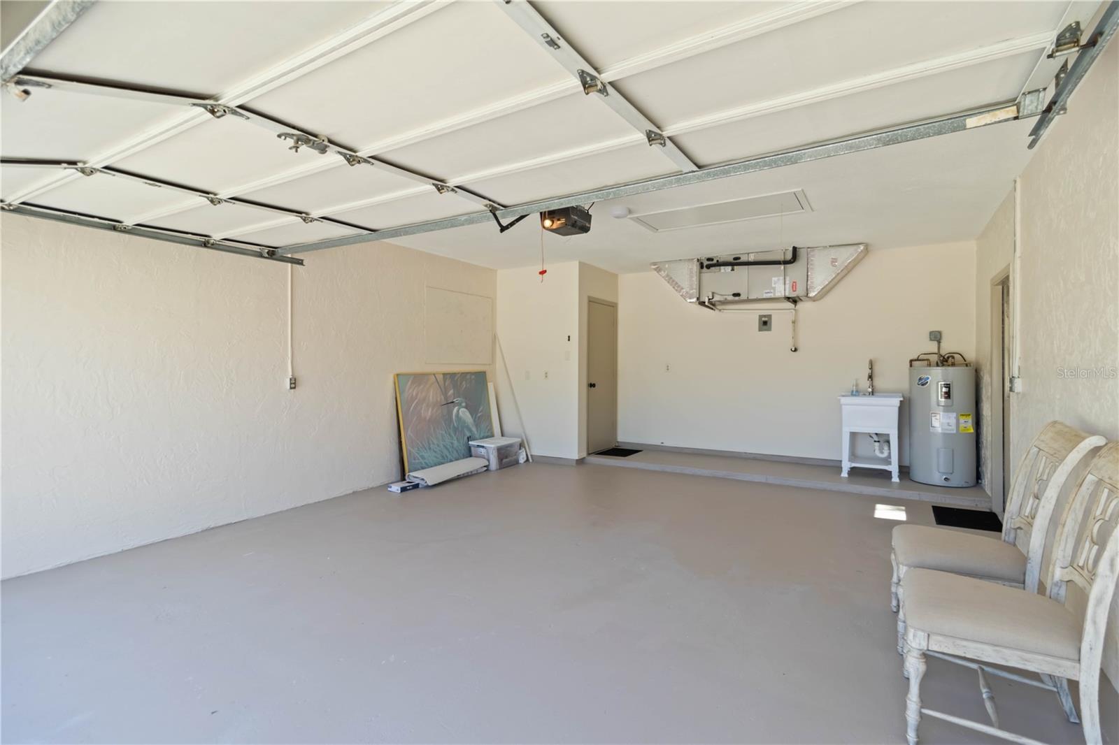 Image 32 of 48 For 5206 Woodlawn Circle E