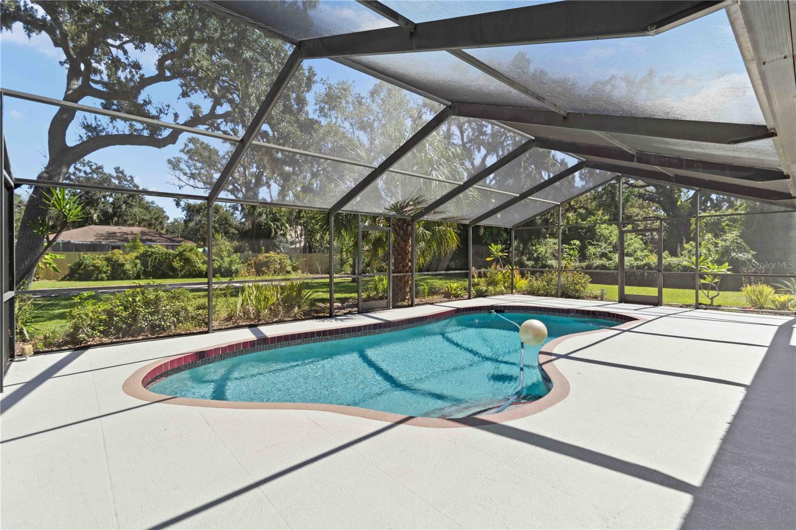 Image 40 of 48 For 5206 Woodlawn Circle E