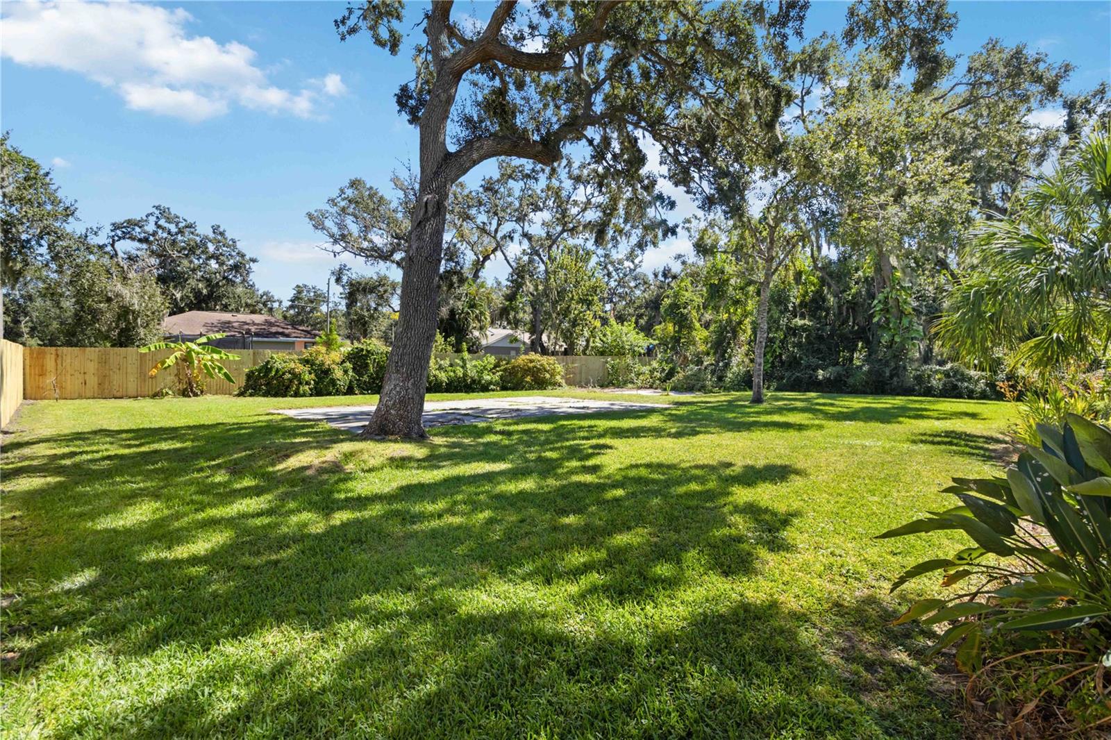 Image 41 of 48 For 5206 Woodlawn Circle E