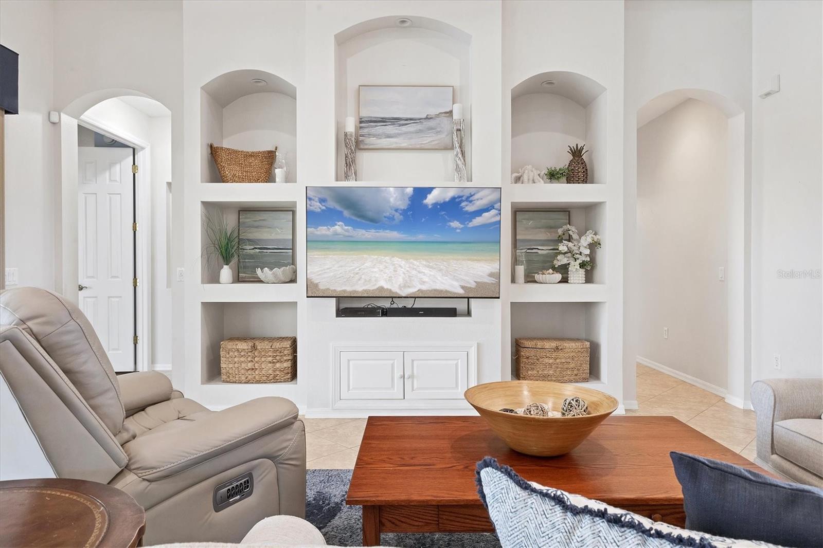 Image 15 of 86 For 13861 Siena Loop