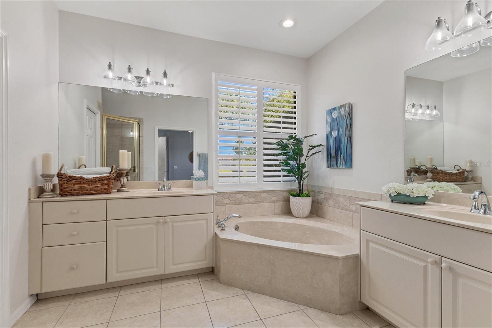 Image 29 of 86 For 13861 Siena Loop