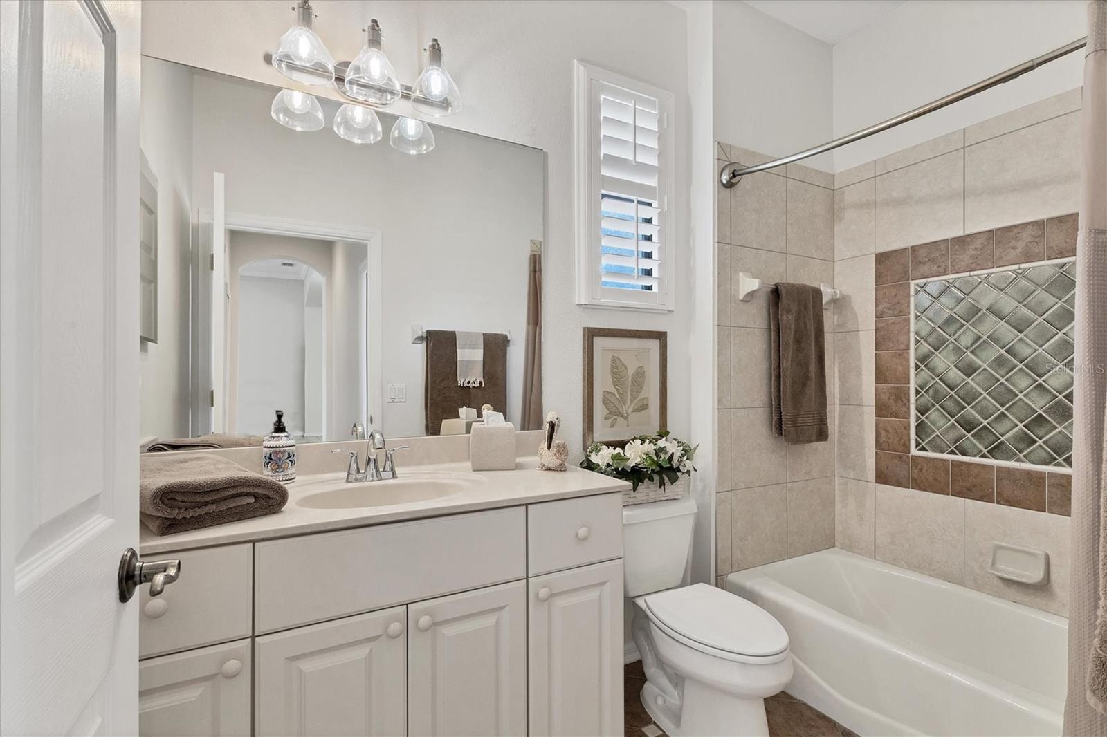 Image 32 of 86 For 13861 Siena Loop