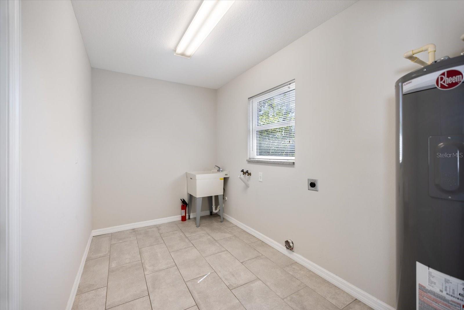 Image 27 of 43 For 163 Pennsylvania Avenue