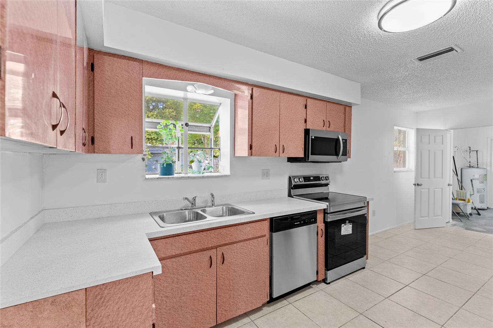 Image 5 of 37 For 1903 24th Street