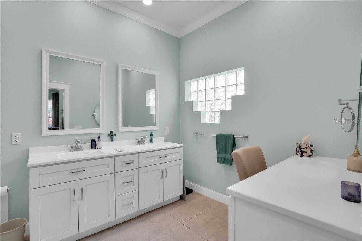Image 37 of 45 For 4701 50th Avenue W
