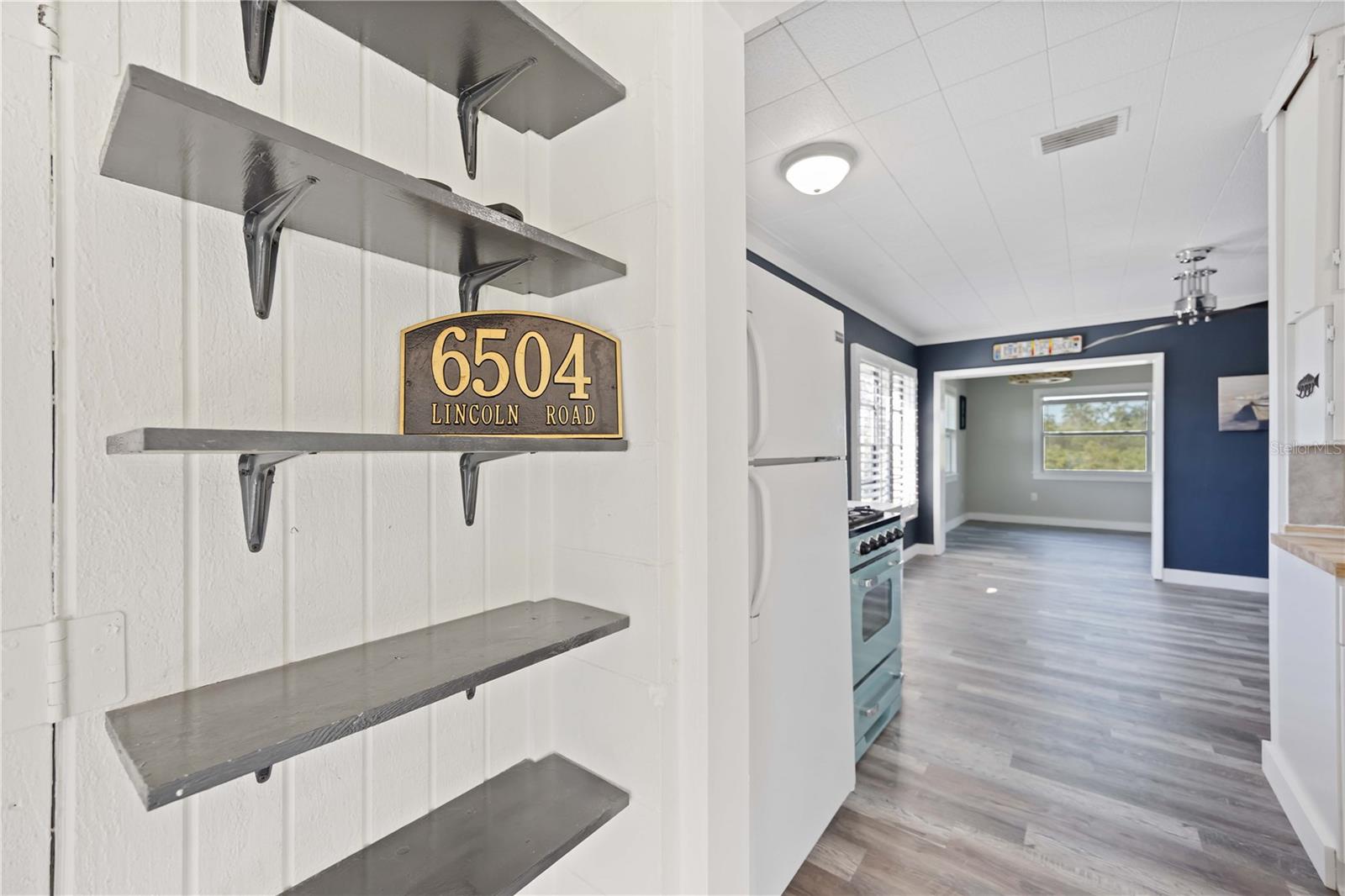 Image 11 of 61 For 6504 Lincoln Road