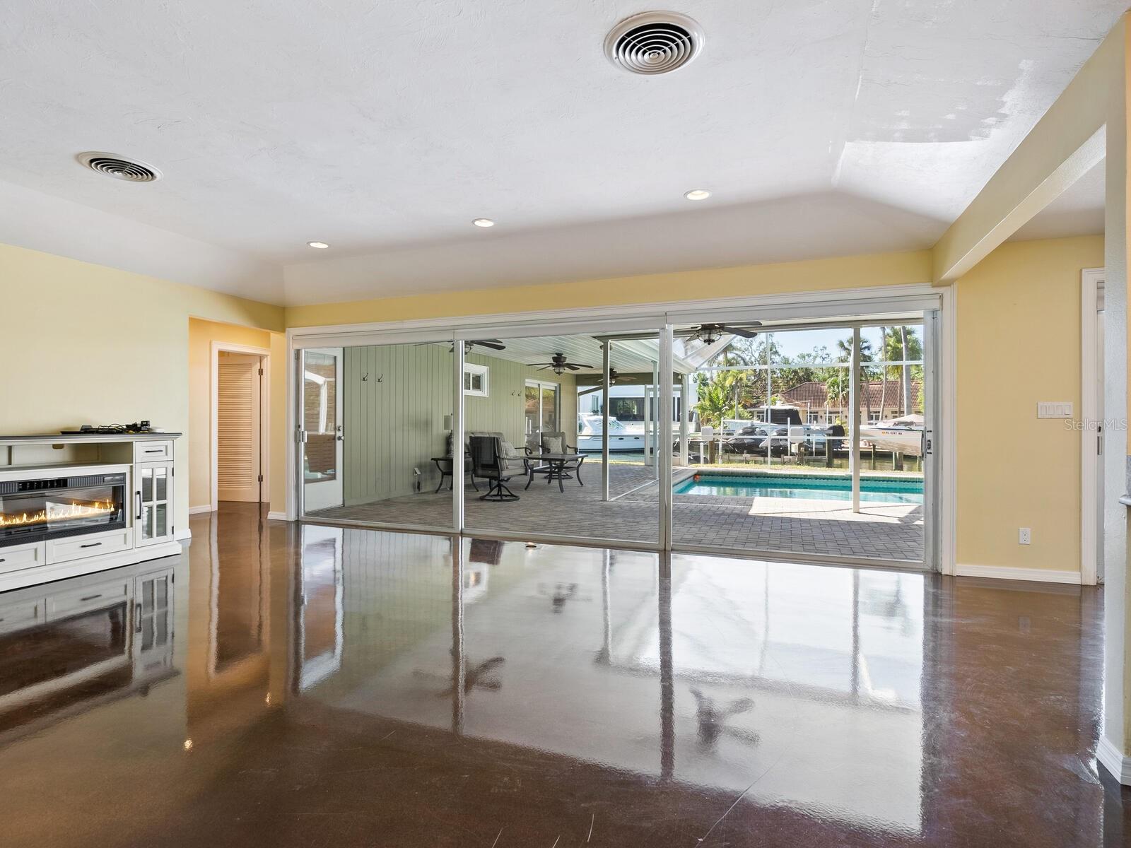 Image 7 of 37 For 1248 Northport Drive