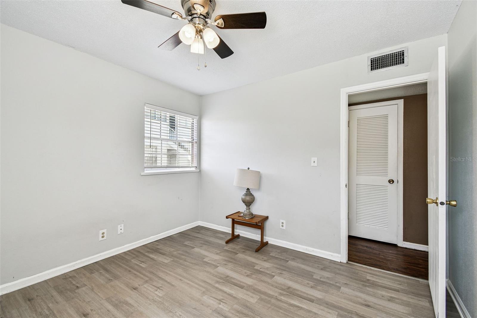 Image 25 of 54 For 4507 9th Street W E1