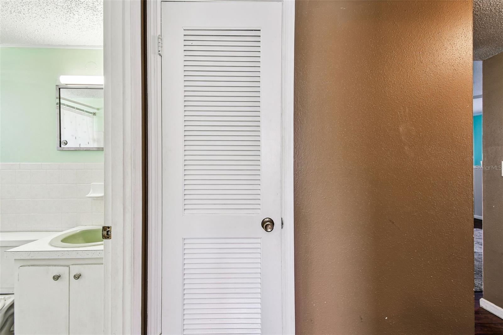 Image 28 of 54 For 4507 9th Street W E1