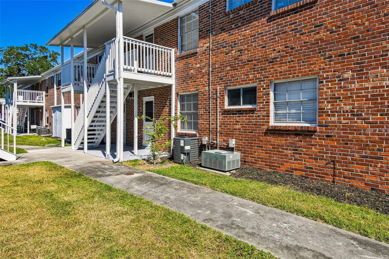 Image 3 of 54 For 4507 9th Street W E1