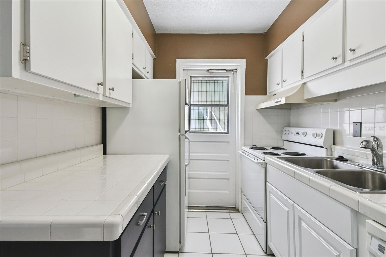 Image 34 of 54 For 4507 9th Street W E1