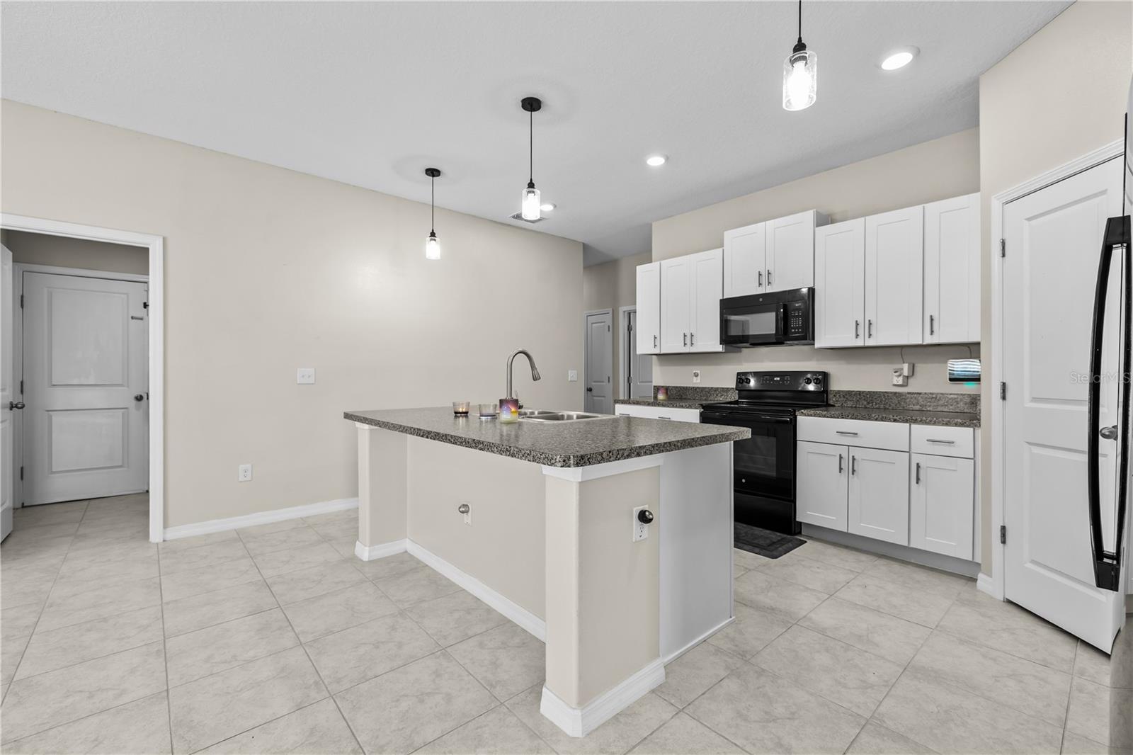 Image 10 of 47 For 4485 Eternal Prince Drive