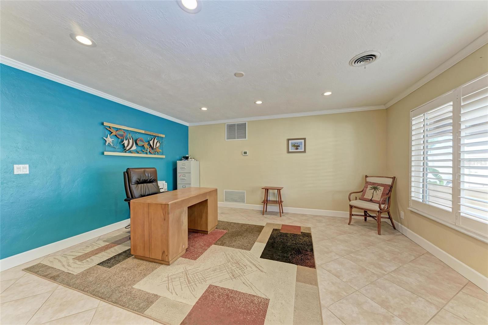 Image 15 of 77 For 724 Hillcrest Drive