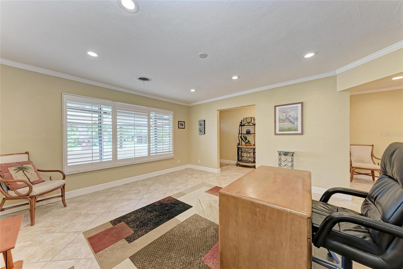 Image 17 of 77 For 724 Hillcrest Drive