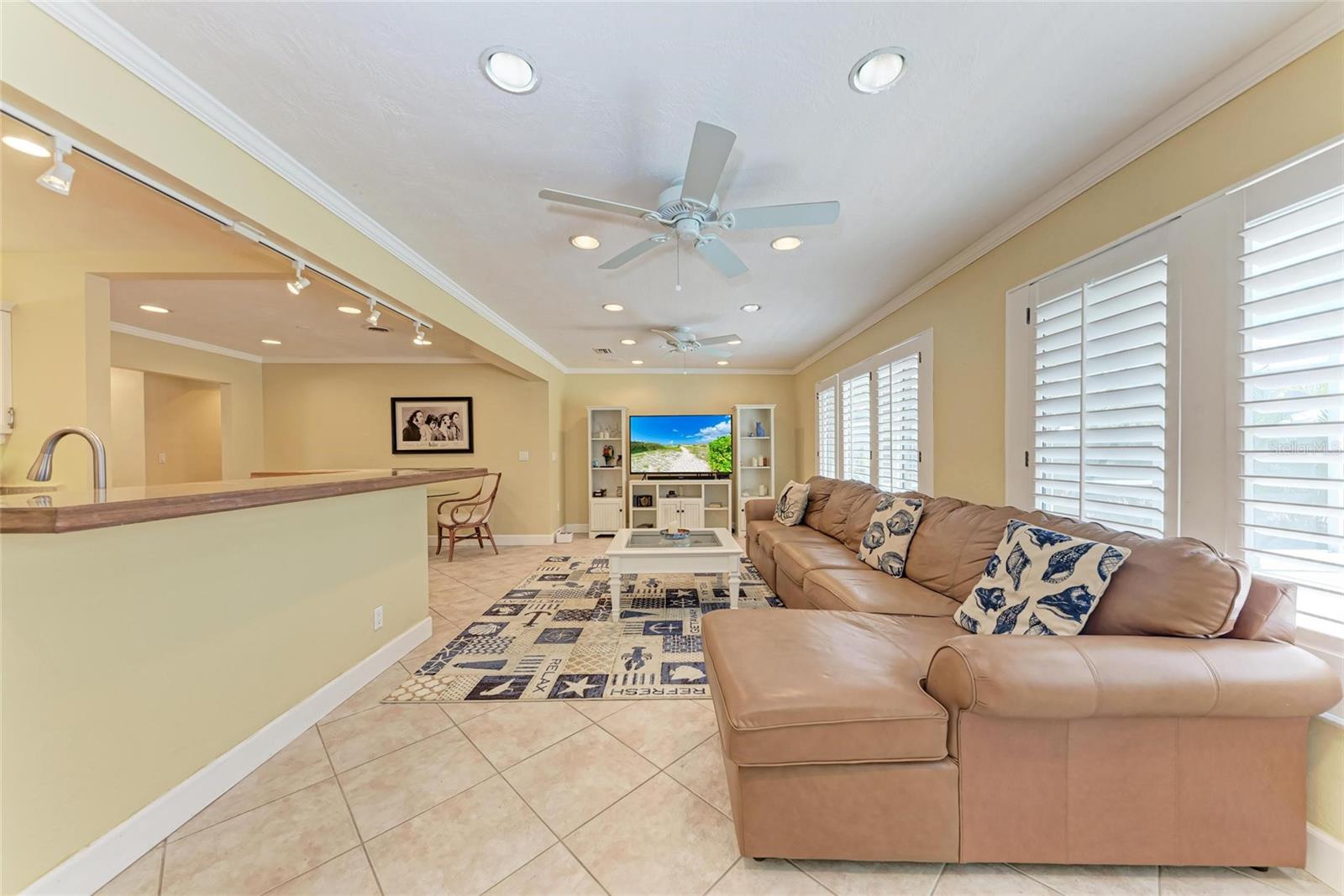 Image 21 of 77 For 724 Hillcrest Drive