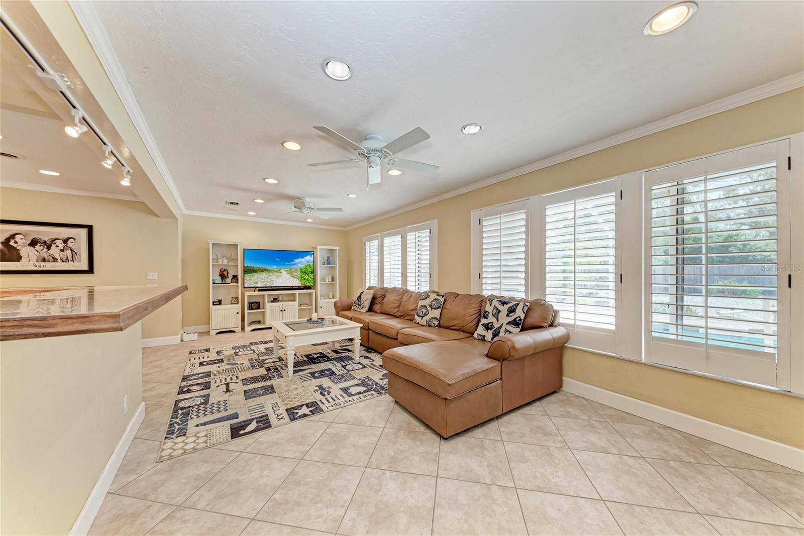 Image 22 of 77 For 724 Hillcrest Drive