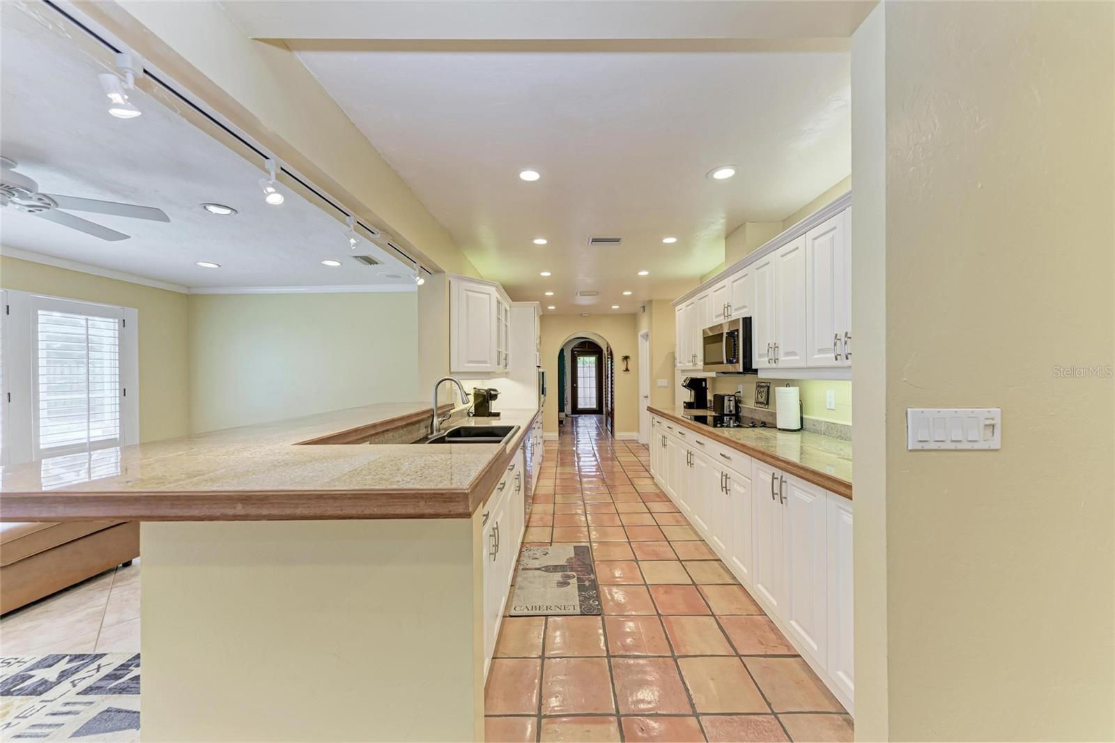 Image 27 of 77 For 724 Hillcrest Drive