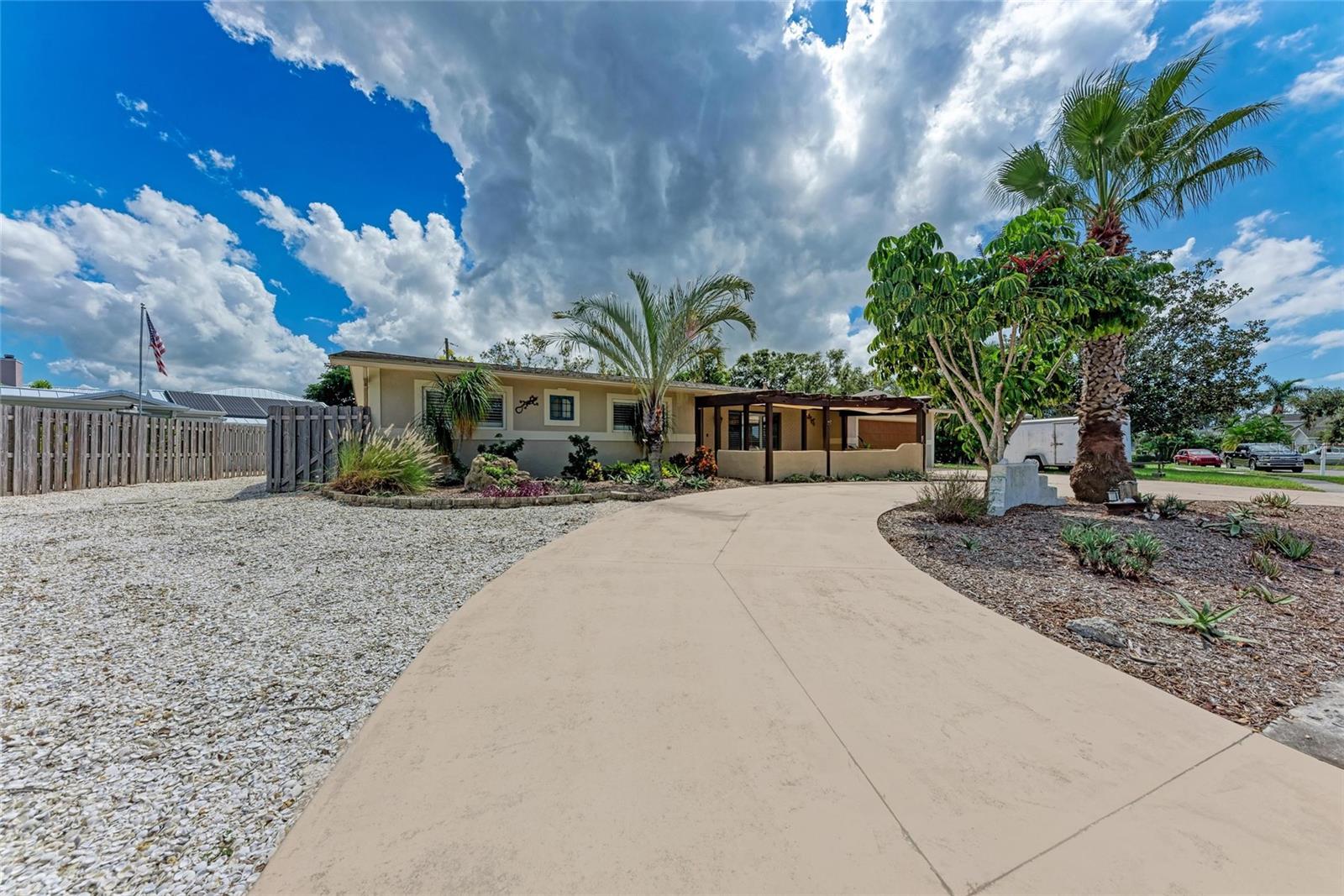 Image 3 of 77 For 724 Hillcrest Drive