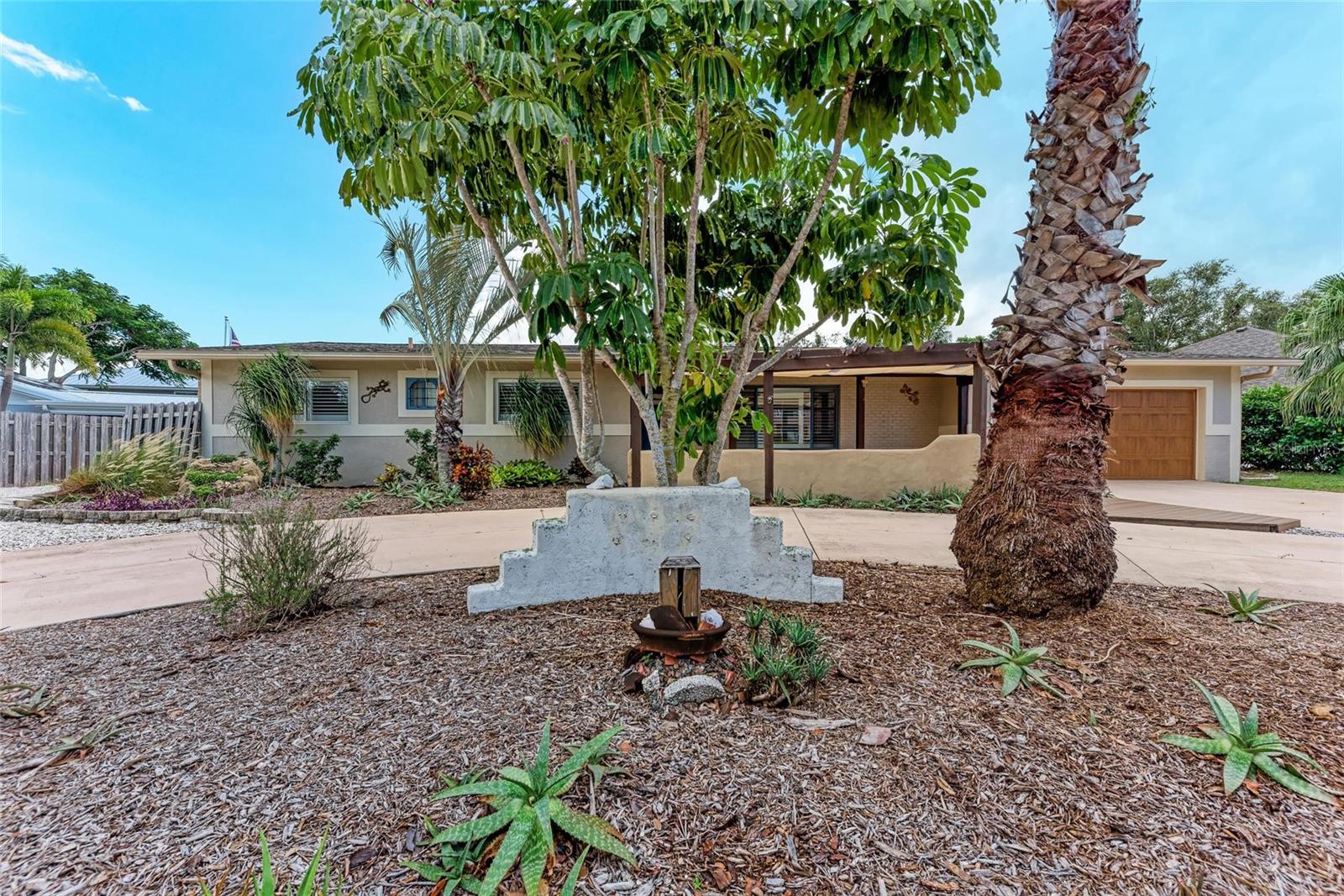 Image 4 of 77 For 724 Hillcrest Drive