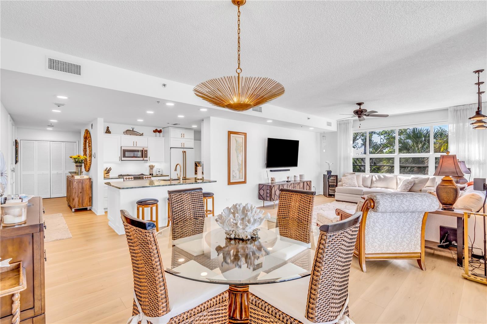 Image 17 of 40 For 615 Dream Island Place 201