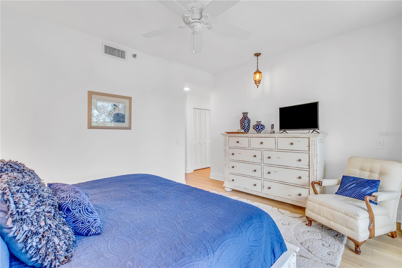 Image 18 of 40 For 615 Dream Island Place 201